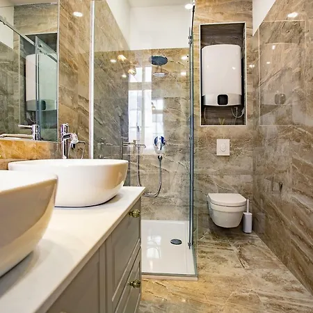Best4stay Luxury Gæstehus 4*