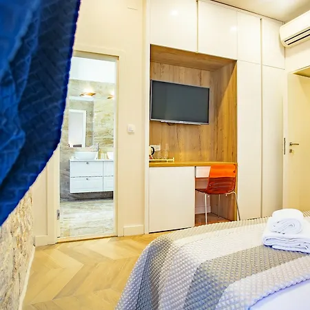 Best4stay Luxury בית הארחה ספליט