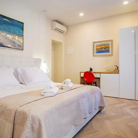 בית הארחה Best4stay Luxury 4*